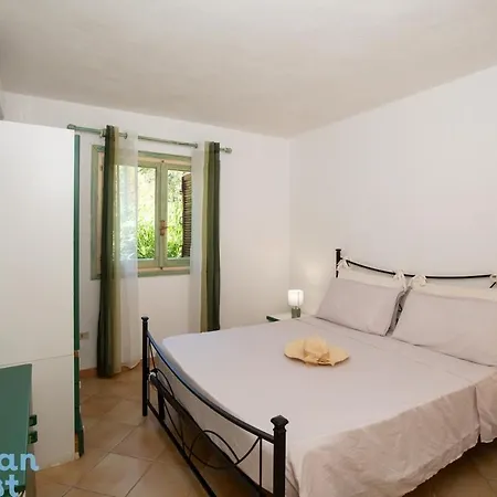 Portorotondo-garden-free Parking *