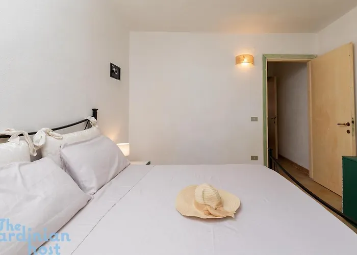 Portorotondo-garden-free Parking *